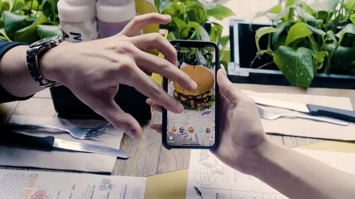 How AR menu in restaurant looks like