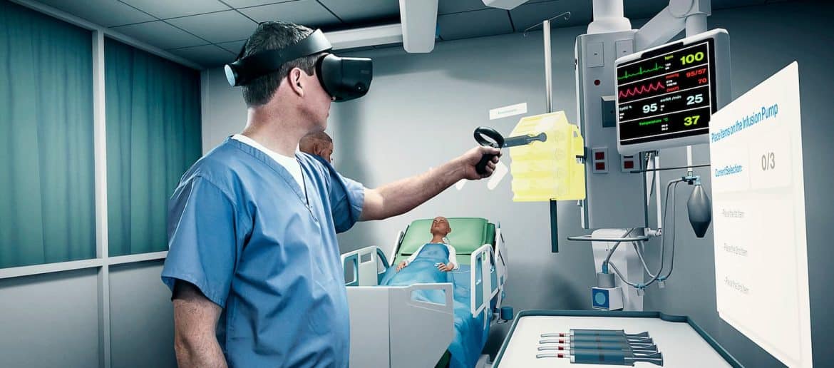 Virtual Reality Medical Lab: 10 Advantages of Using Simulation for Healthcare